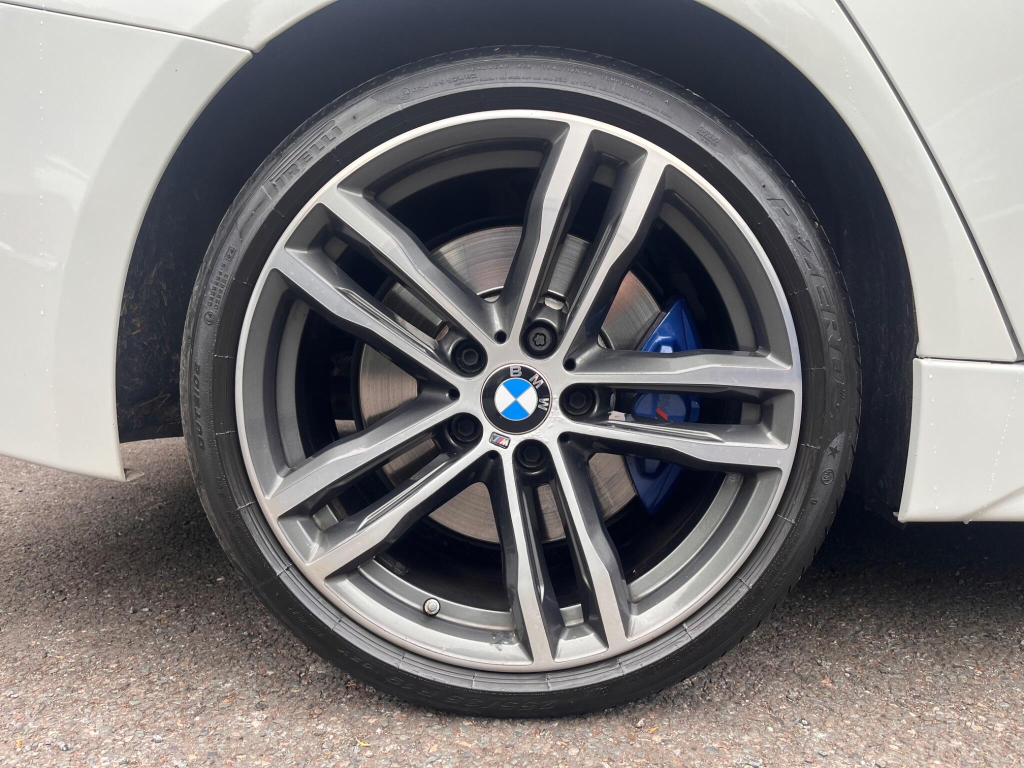 BMW 3 Series view 40