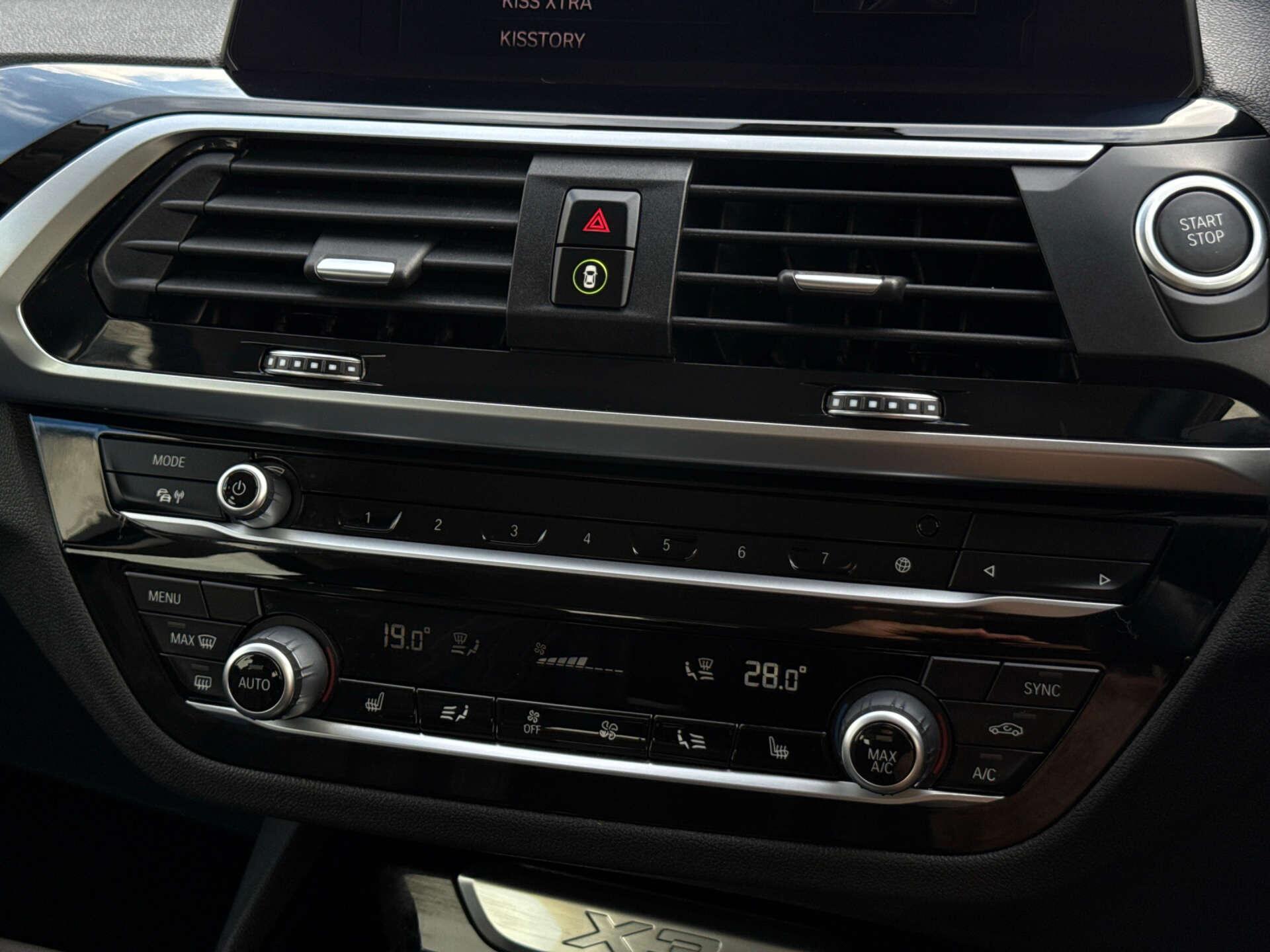 BMW X3 view 56