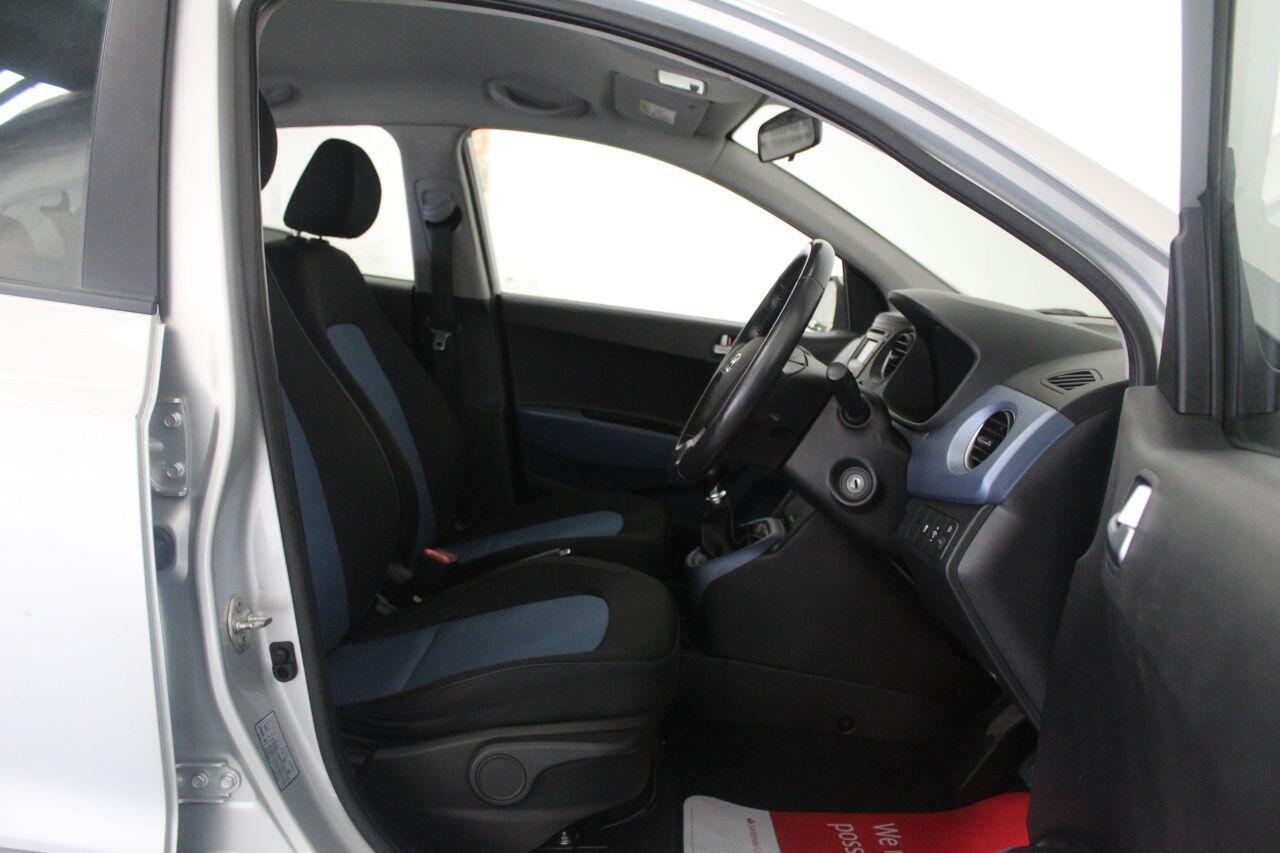 Hyundai i10 view 28