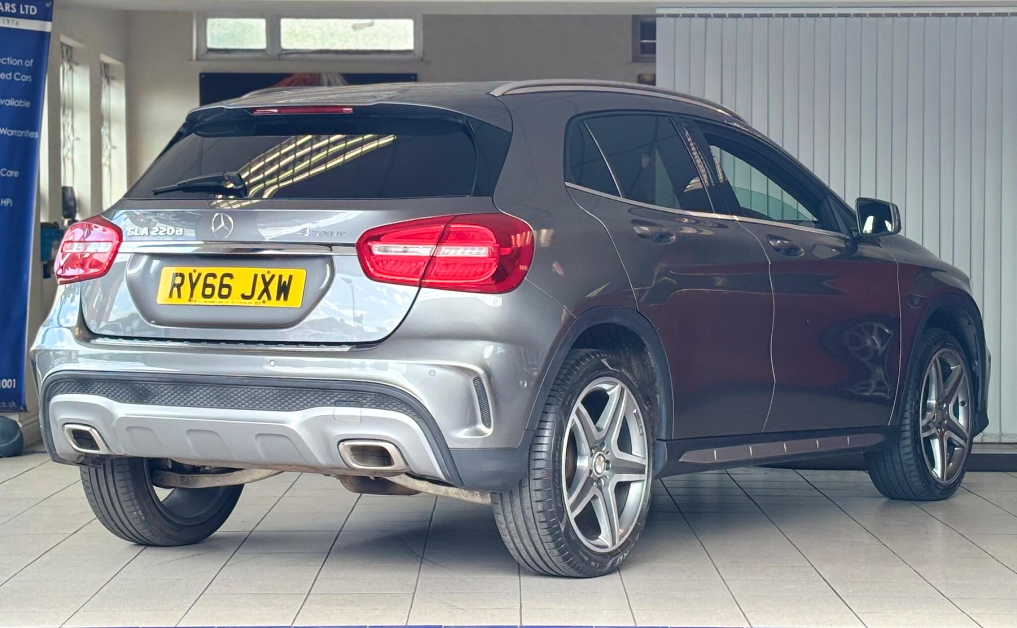 Mercedes-Benz Gla view 8