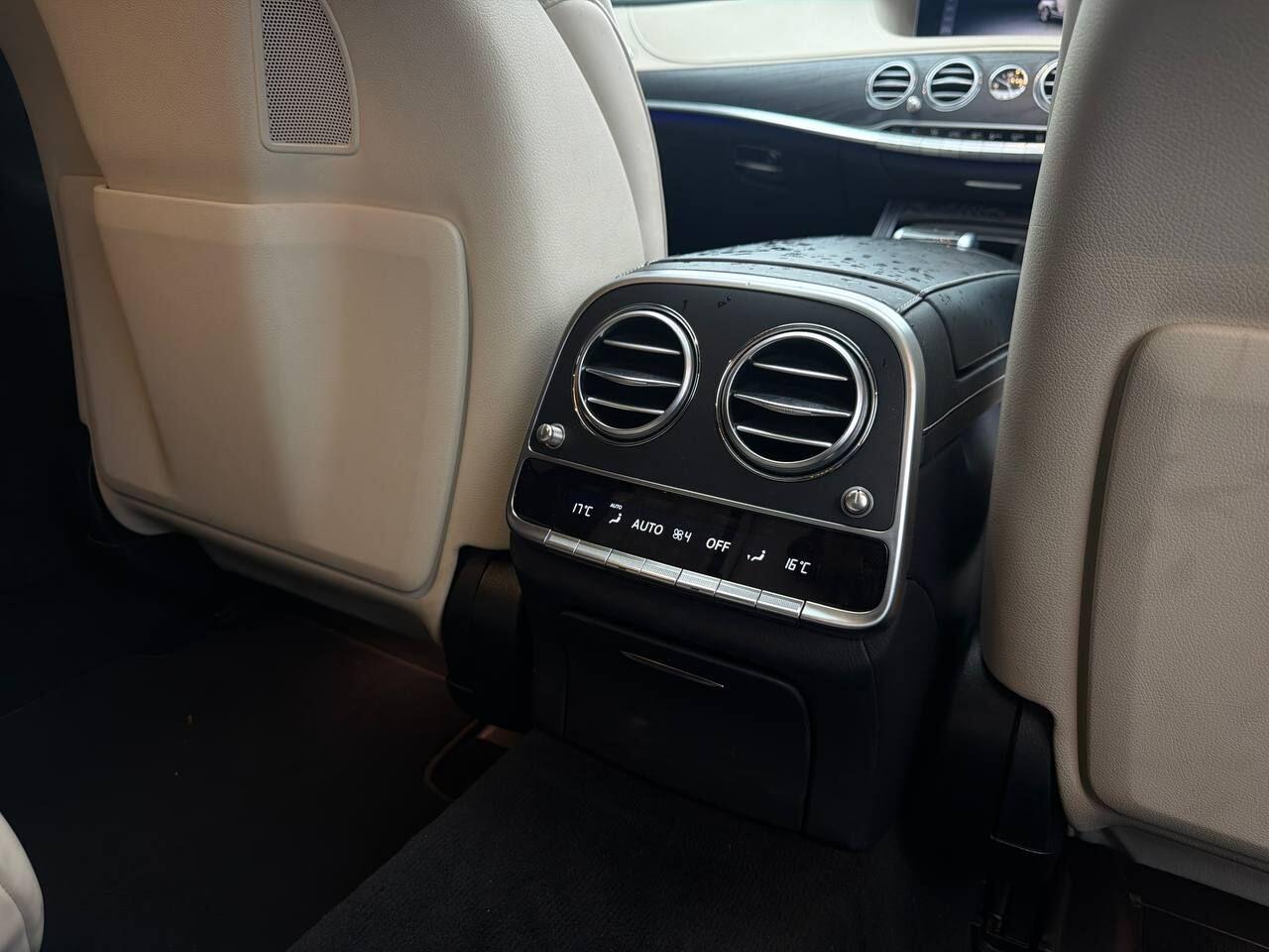 Mercedes-Benz S-Class view 21
