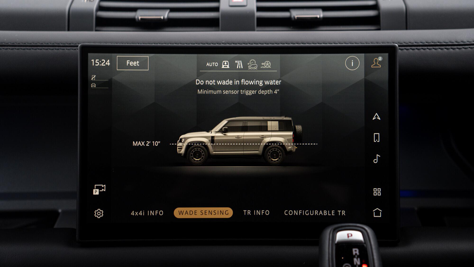 Land Rover Defender 110 view 34
