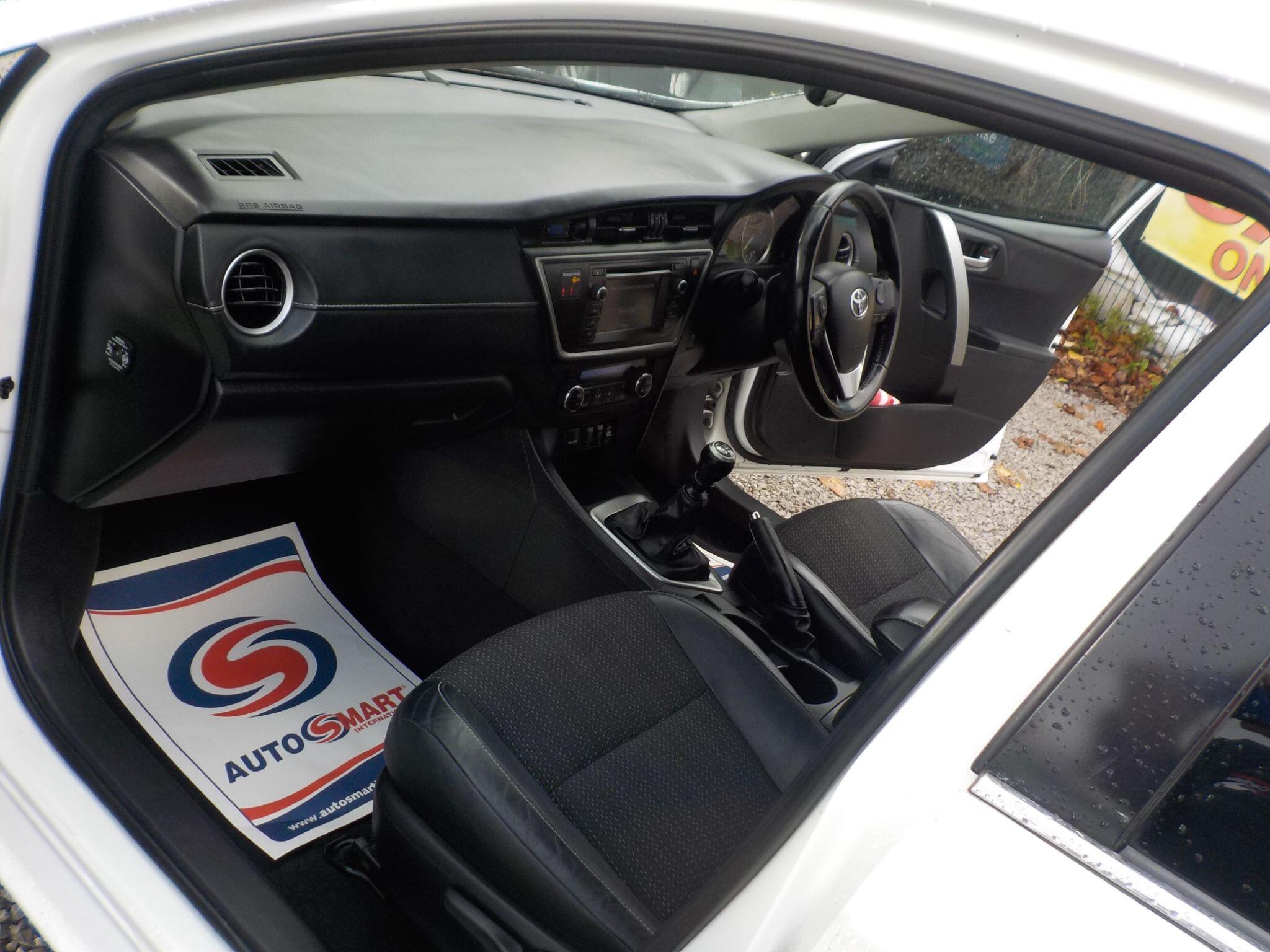 Toyota Auris 1.6 V-Matic Excel Touring Sports Euro 5 5dr