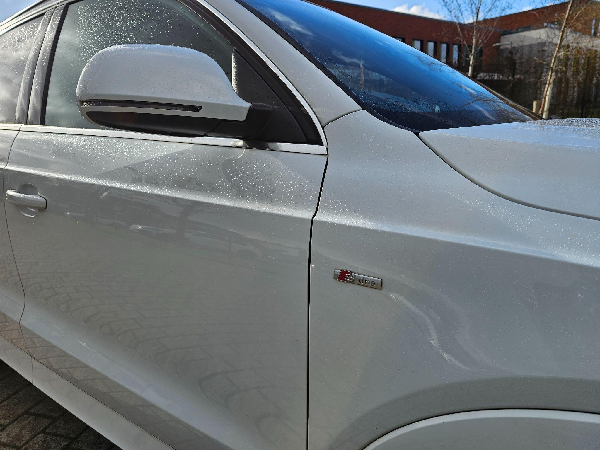 Audi Q3 view 17