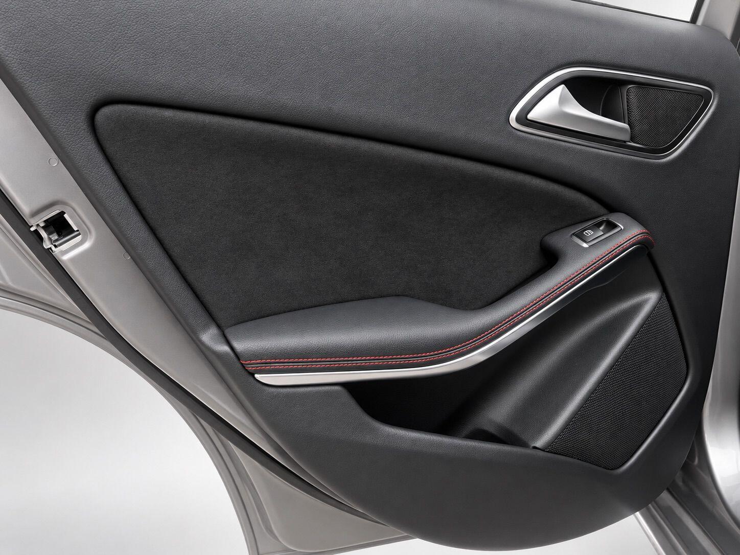 Mercedes-Benz Gla view 35
