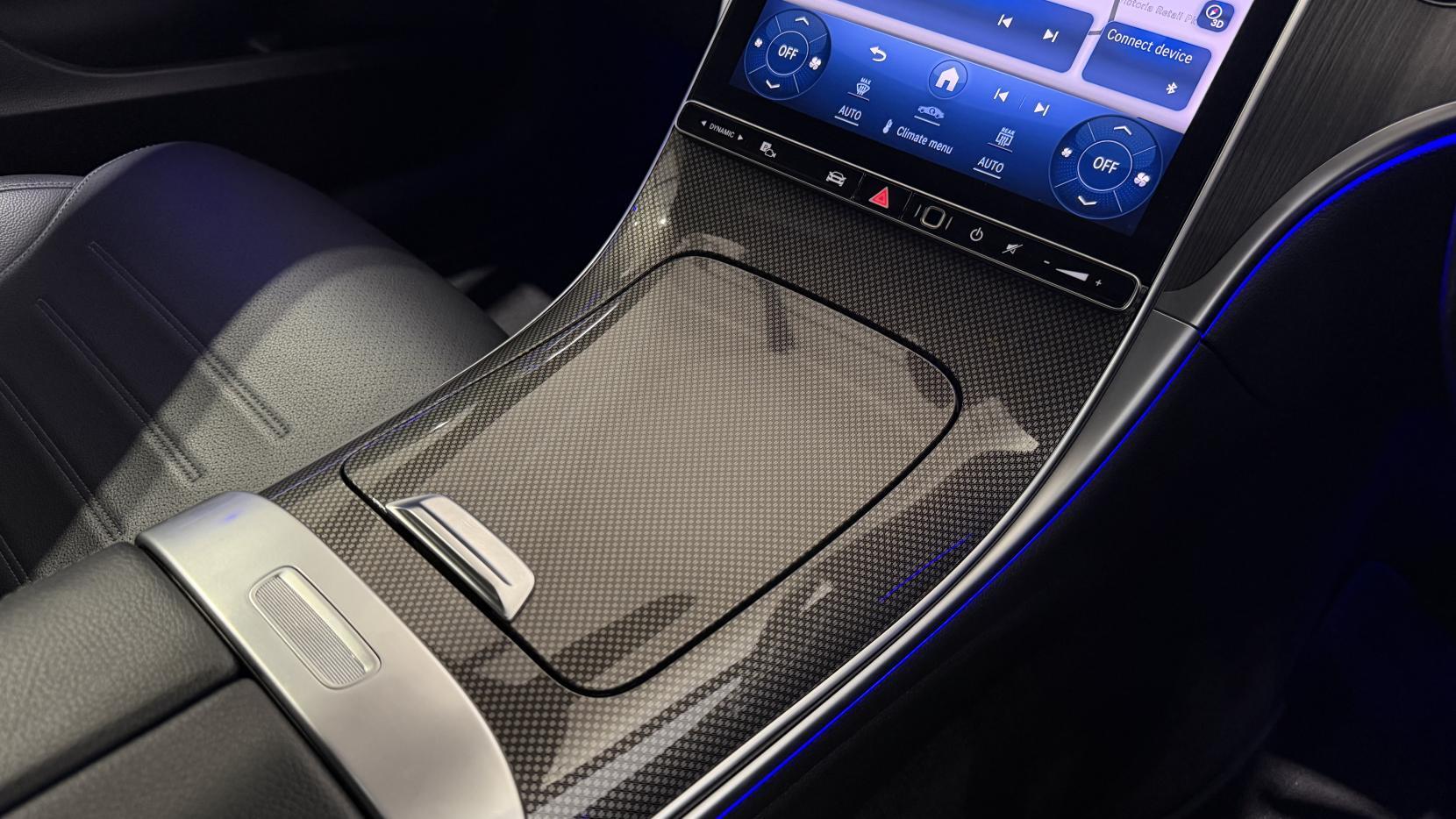 Mercedes-Benz C-Class view 23