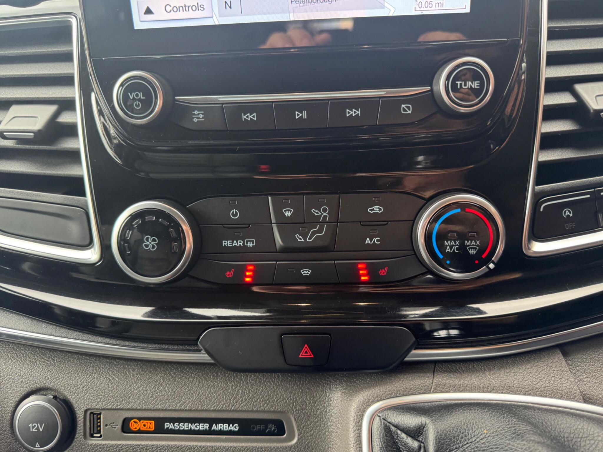Ford Tourneo Custom view 28