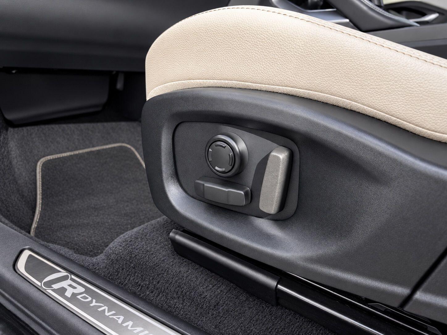Jaguar E-Pace view 43