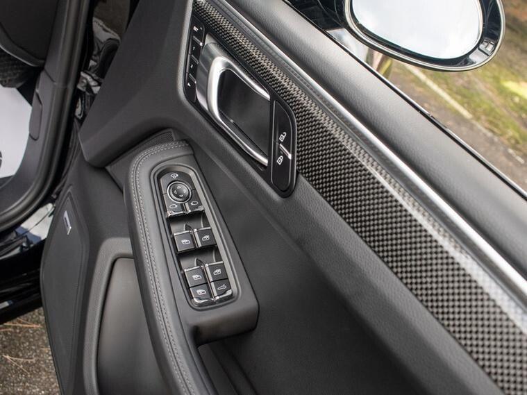 Porsche Macan view 19