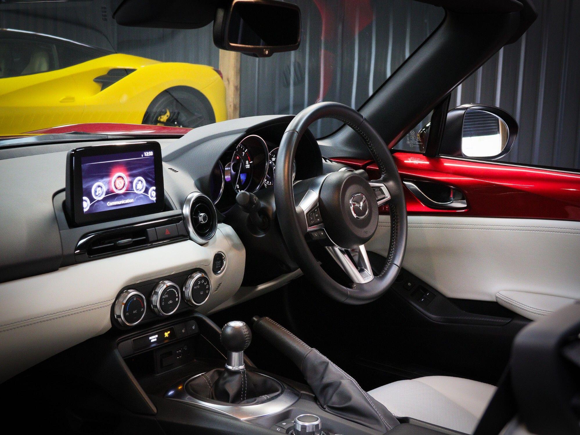 Mazda MX-5 view 14