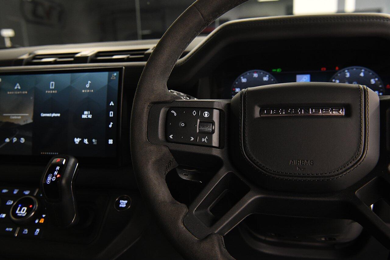 Land Rover Defender view 18