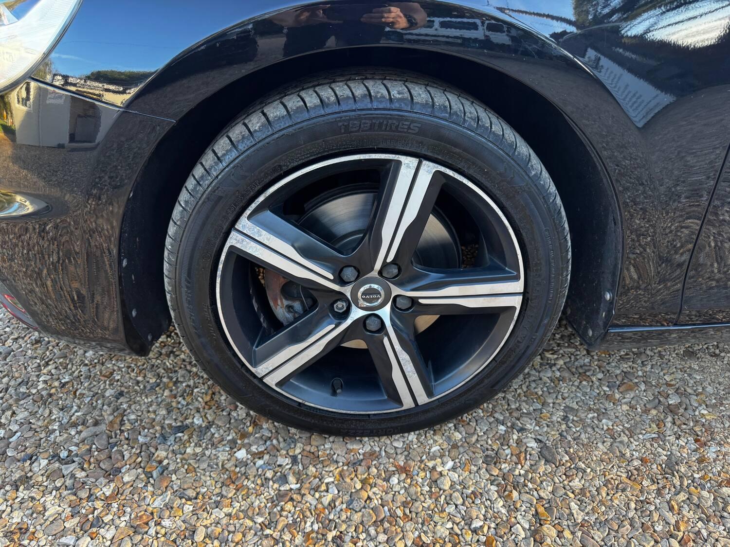 Volvo V40 view 4