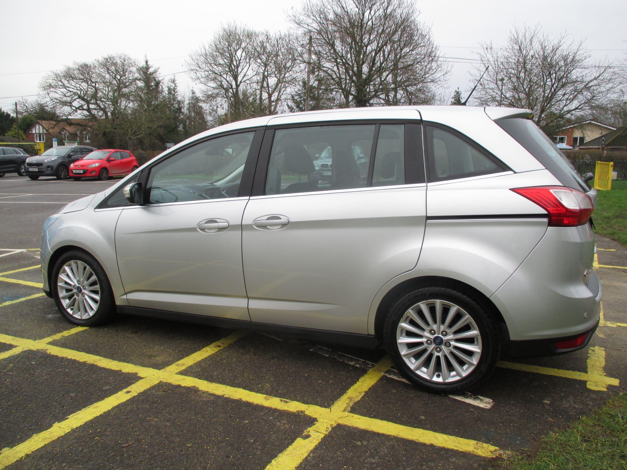 2016 Ford Grand C-Max image 15