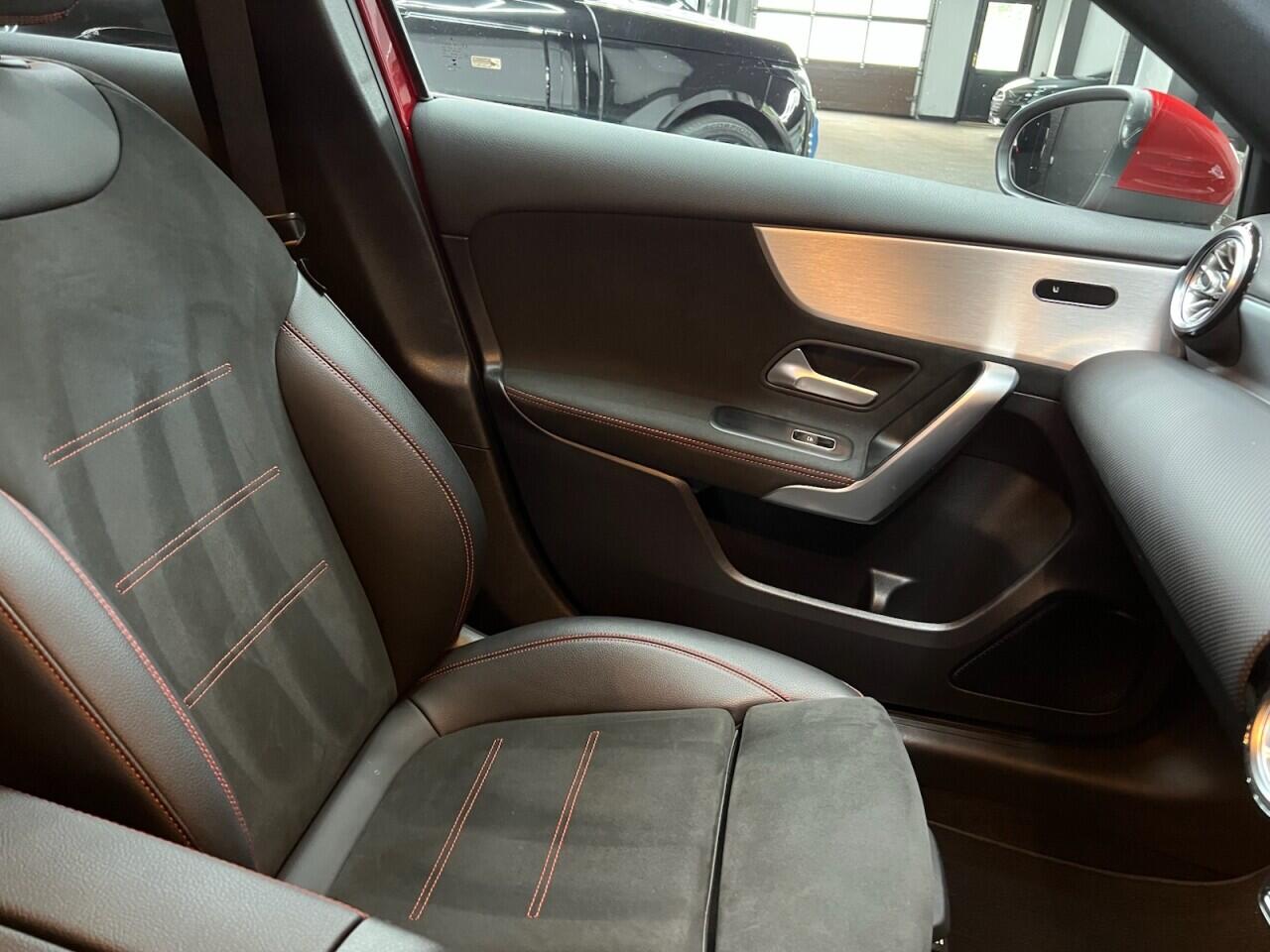 Mercedes-Benz A-Class view 35