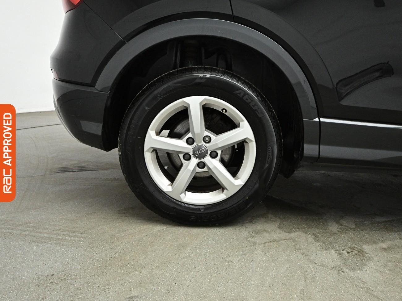 Audi Q2 view 27