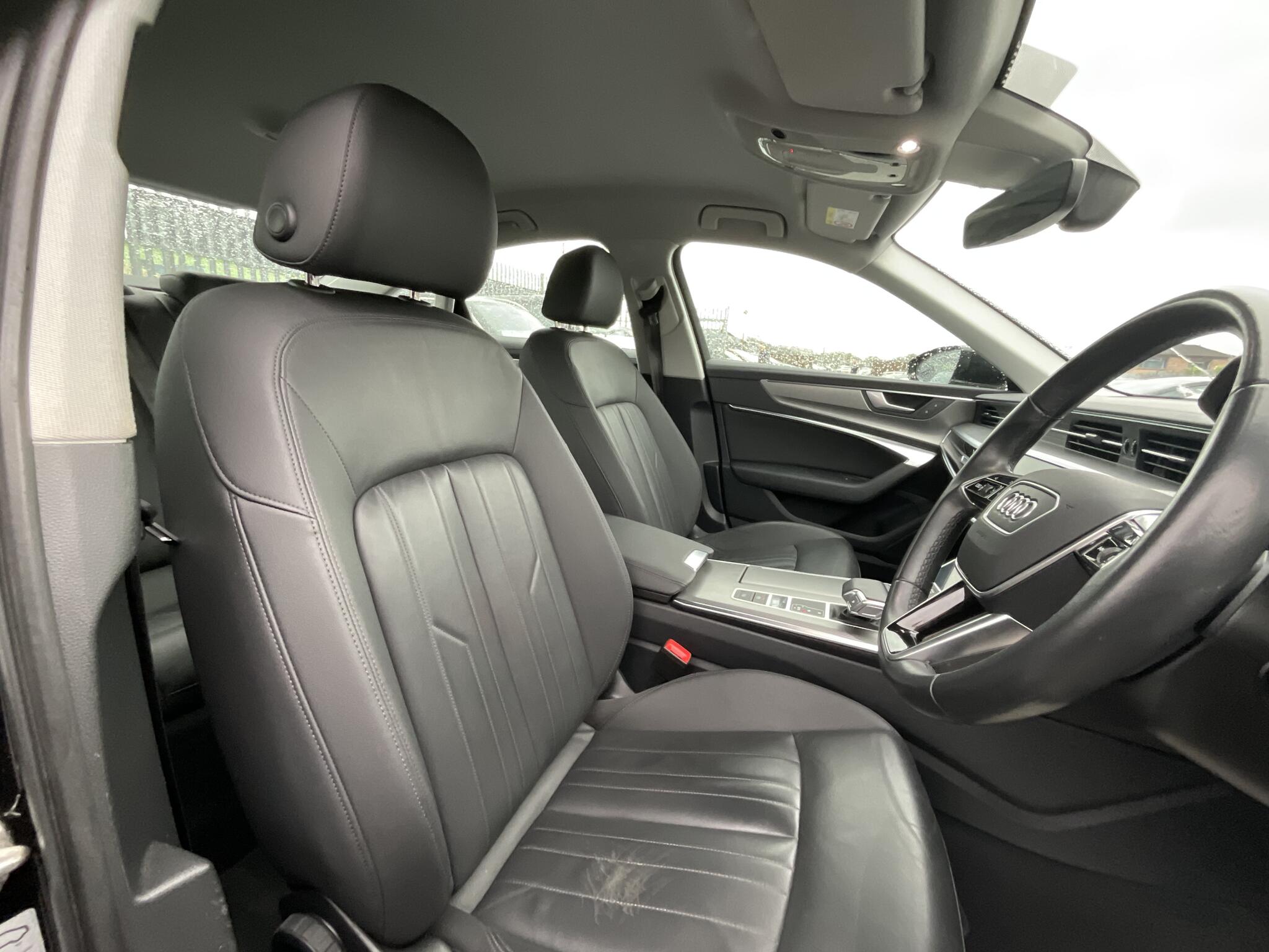 Audi A6 view 28