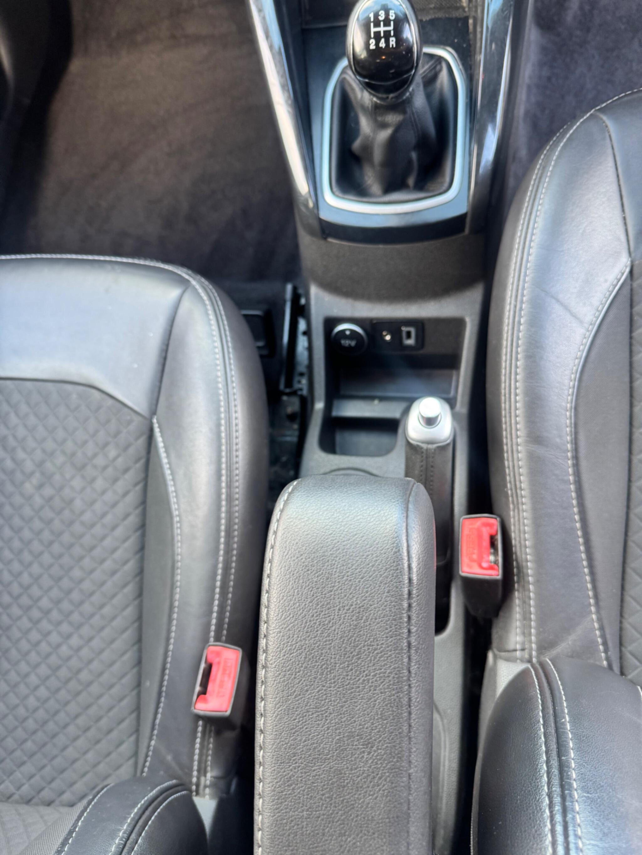Ford Ecosport view 24
