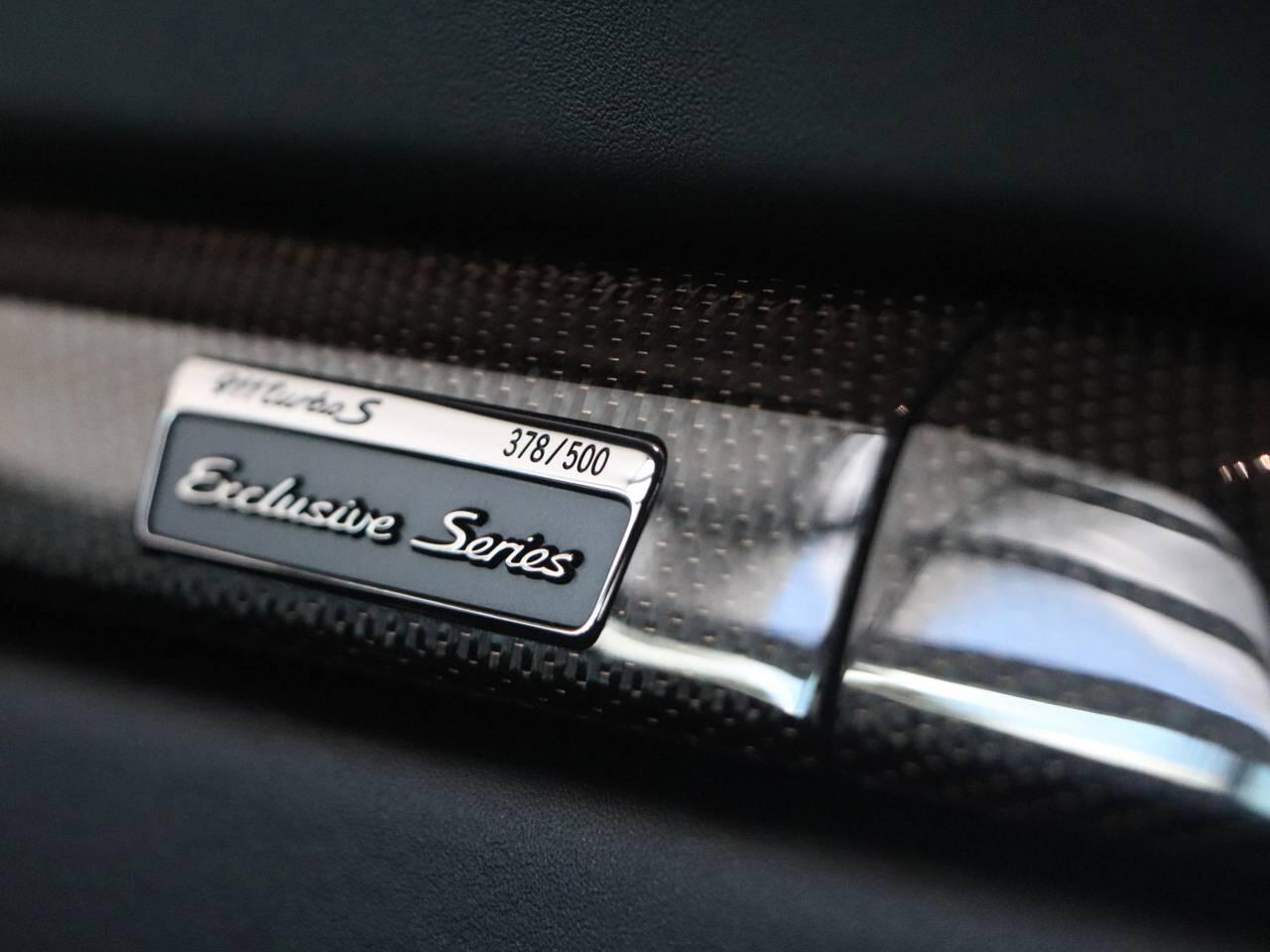 Porsche 911 view 37