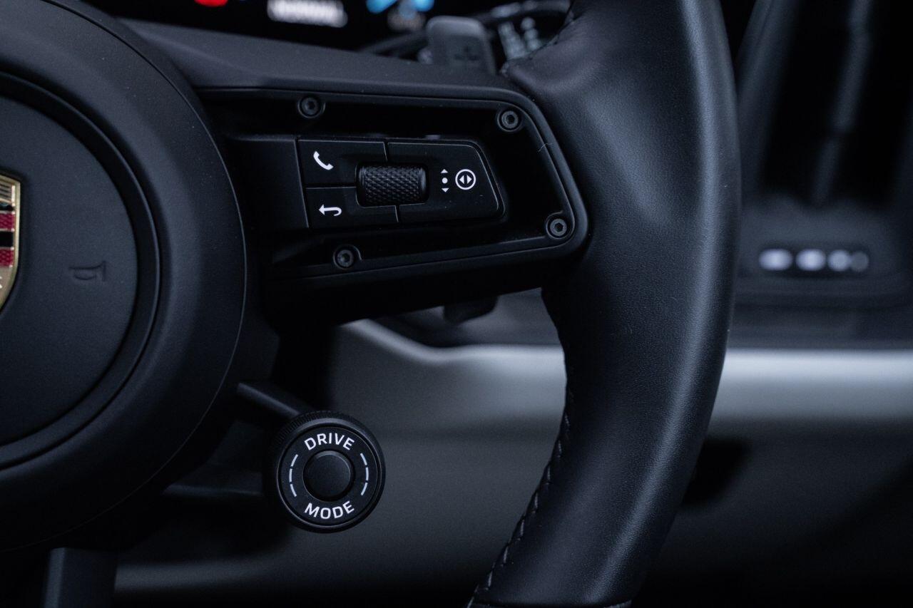 Porsche Cayenne view 25