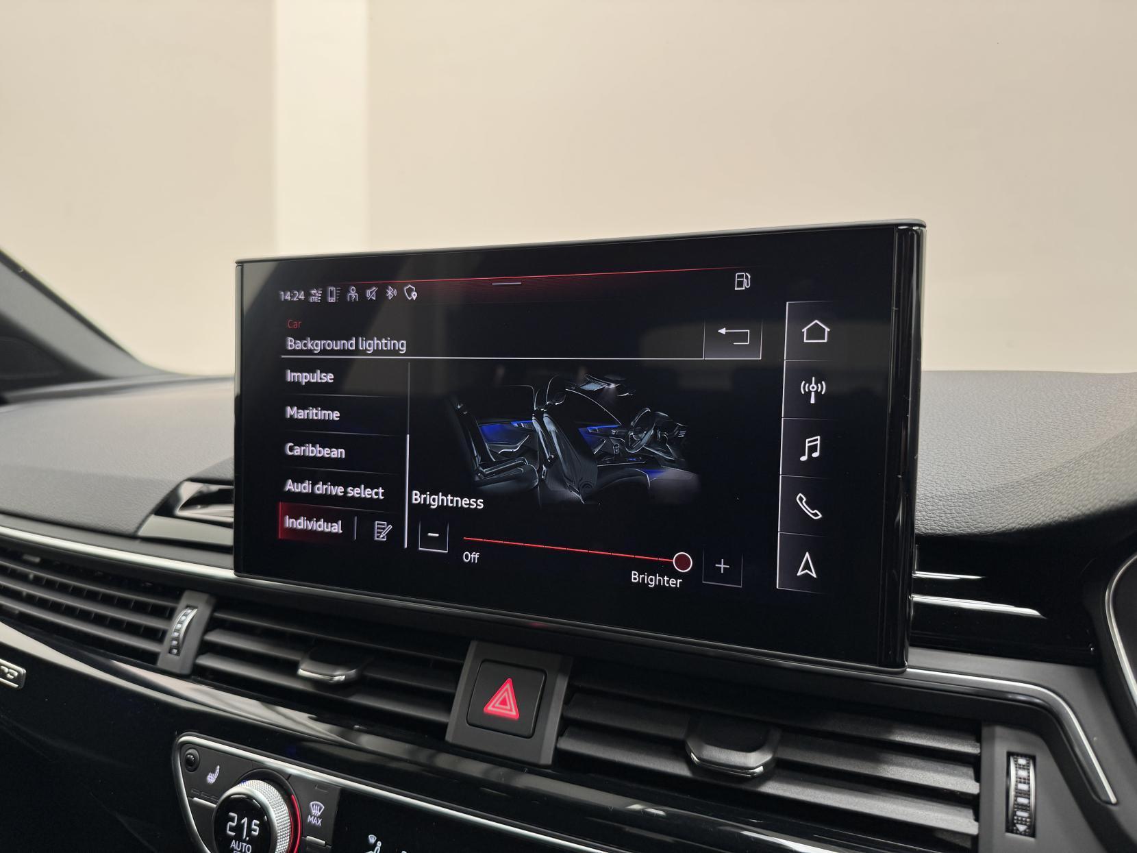 Audi A4 Avant view 26