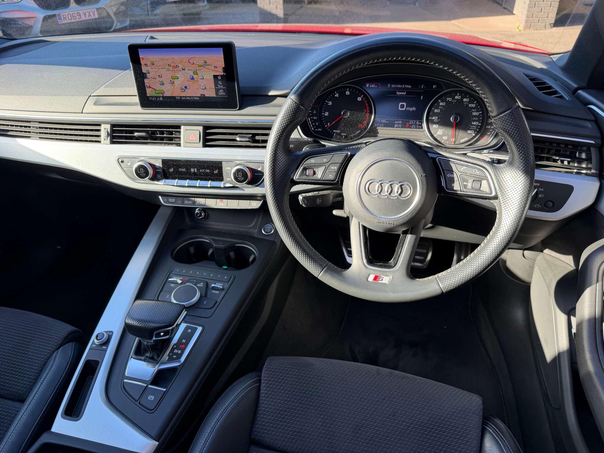 Audi A4 view 14
