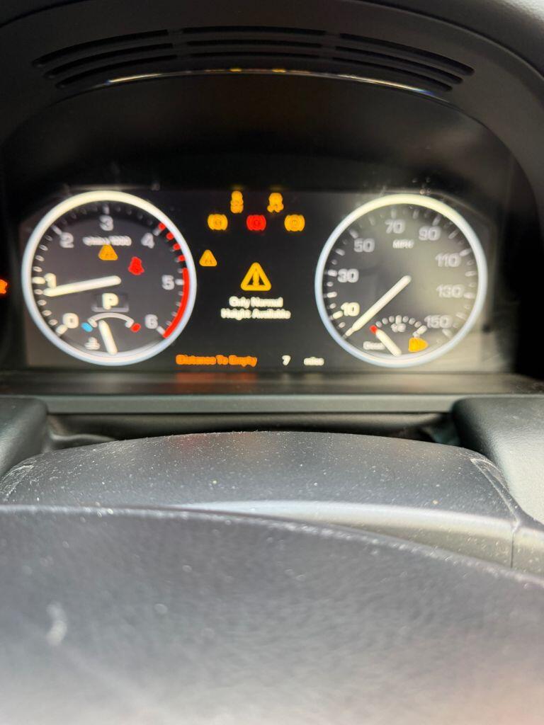 Land Rover Range Rover view 6