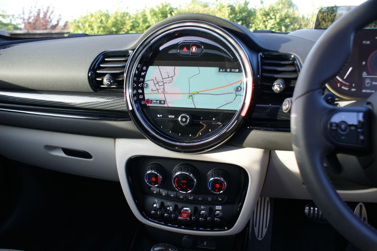 Mini Clubman view 57