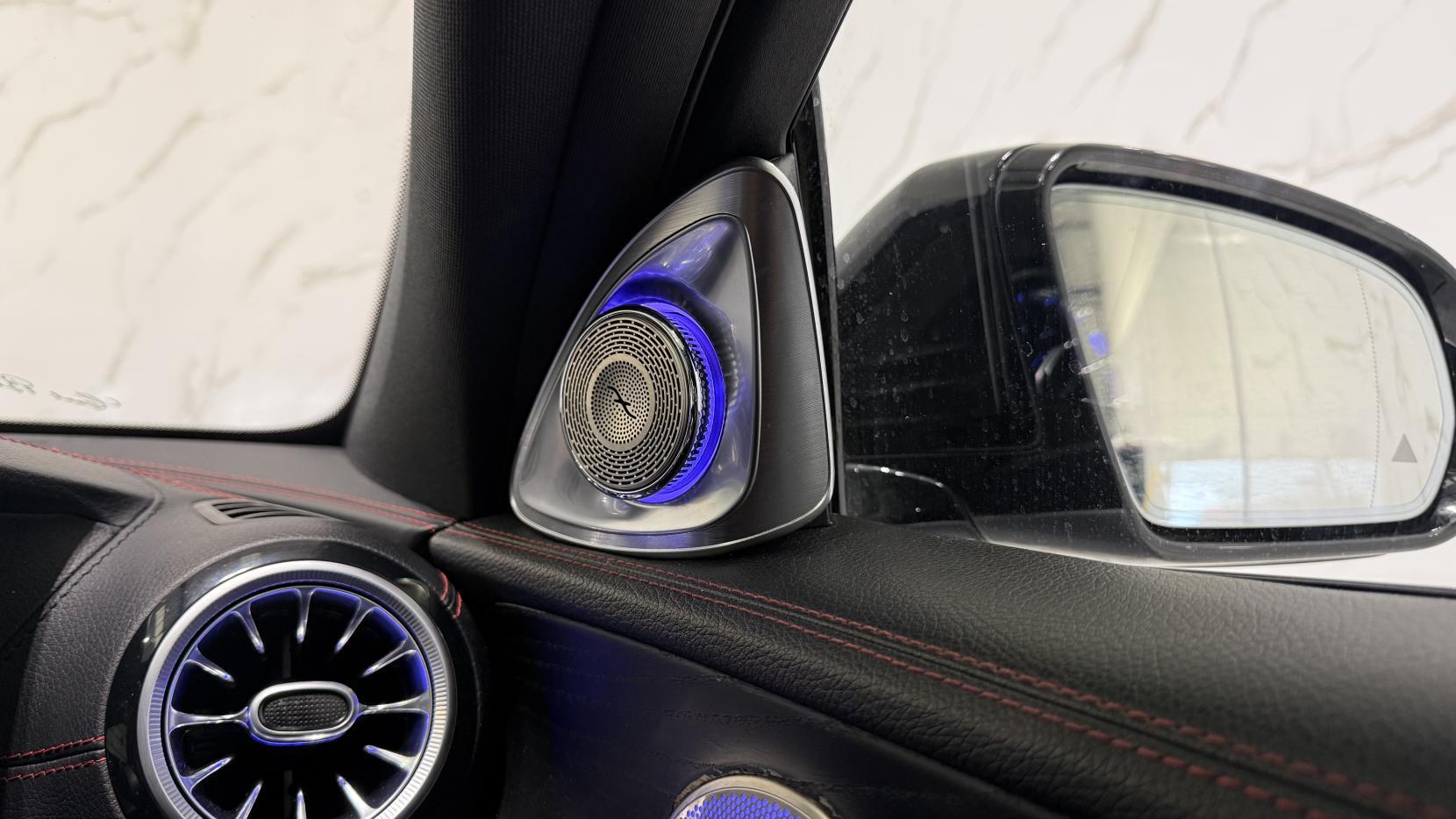 Mercedes-Benz E Class view 29