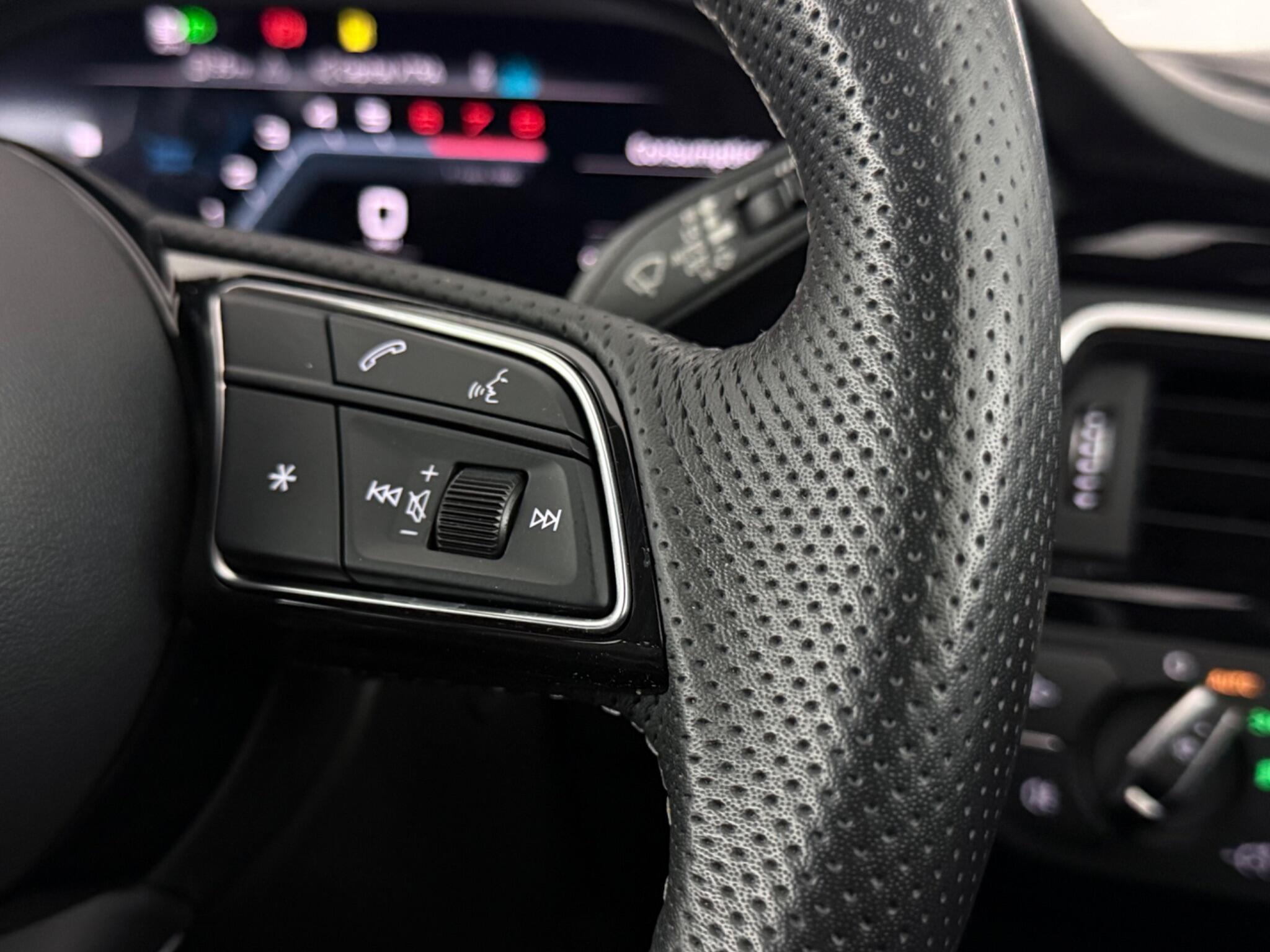 Audi A4 view 15