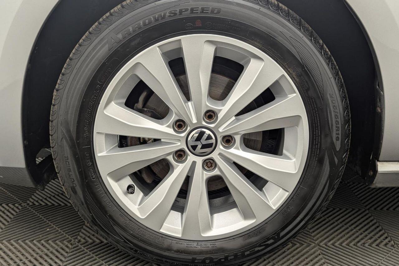 Volkswagen Golf view 51