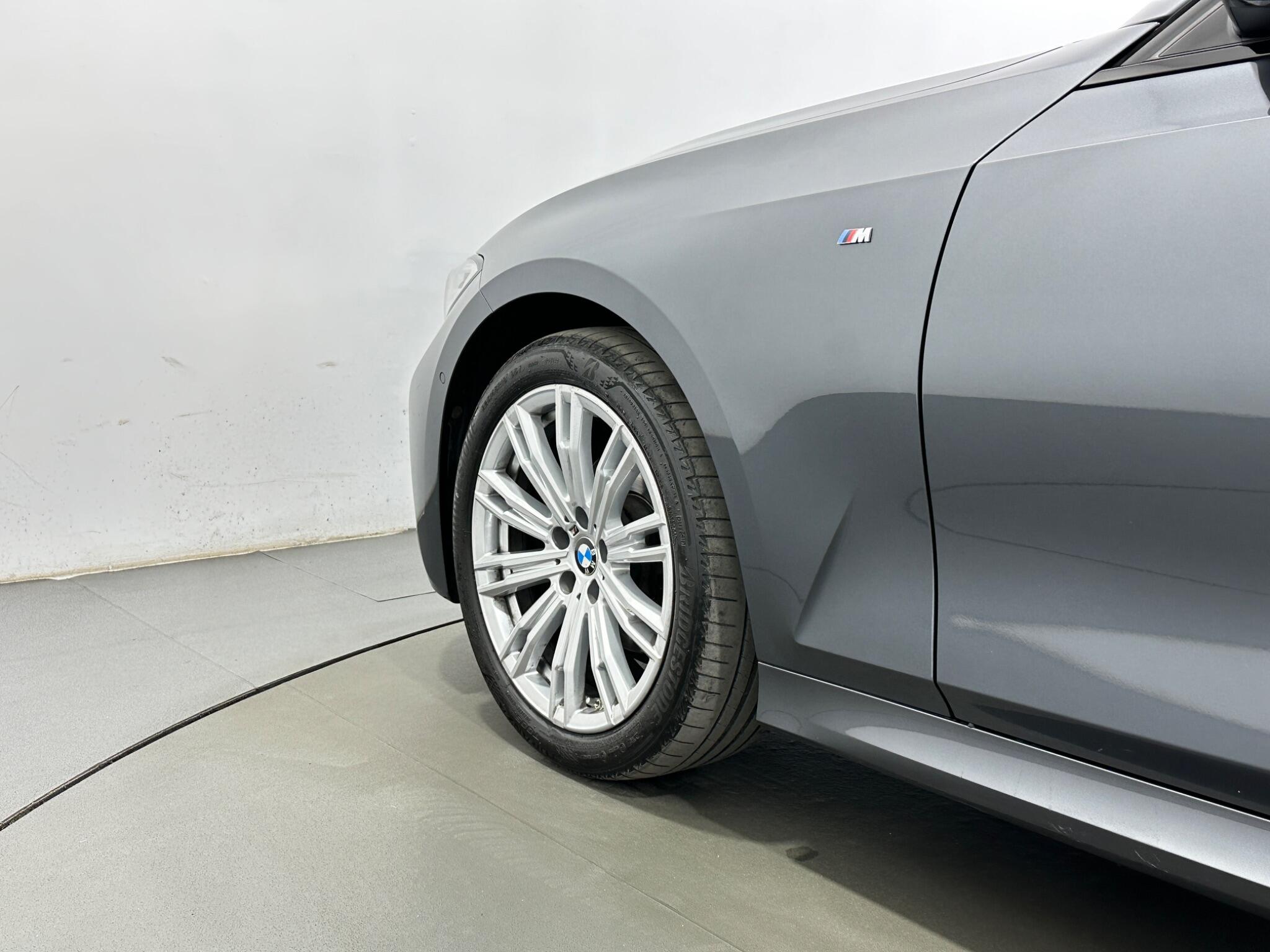 BMW 3 Series view 54