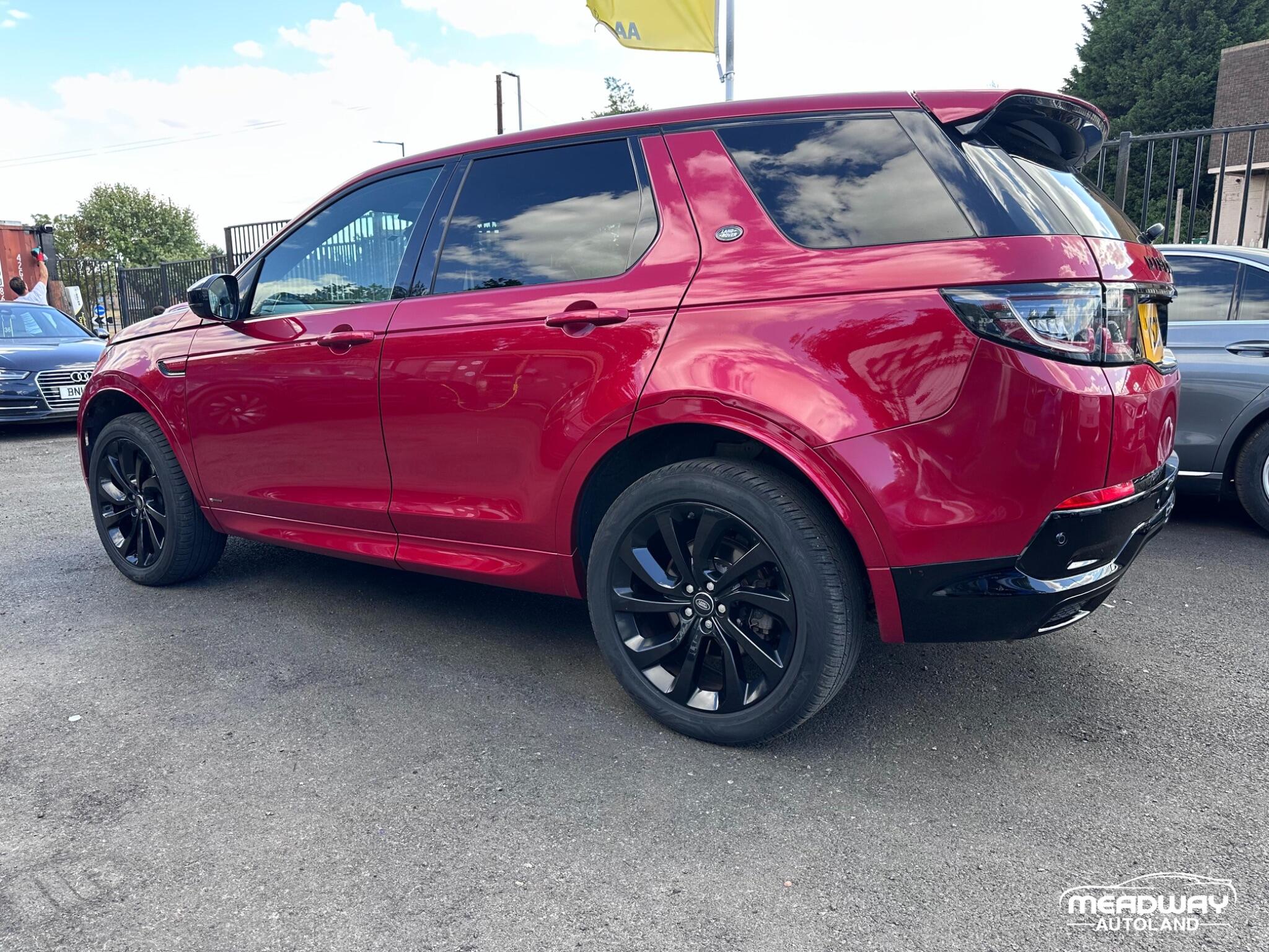 Land Rover Discovery Sport view 5