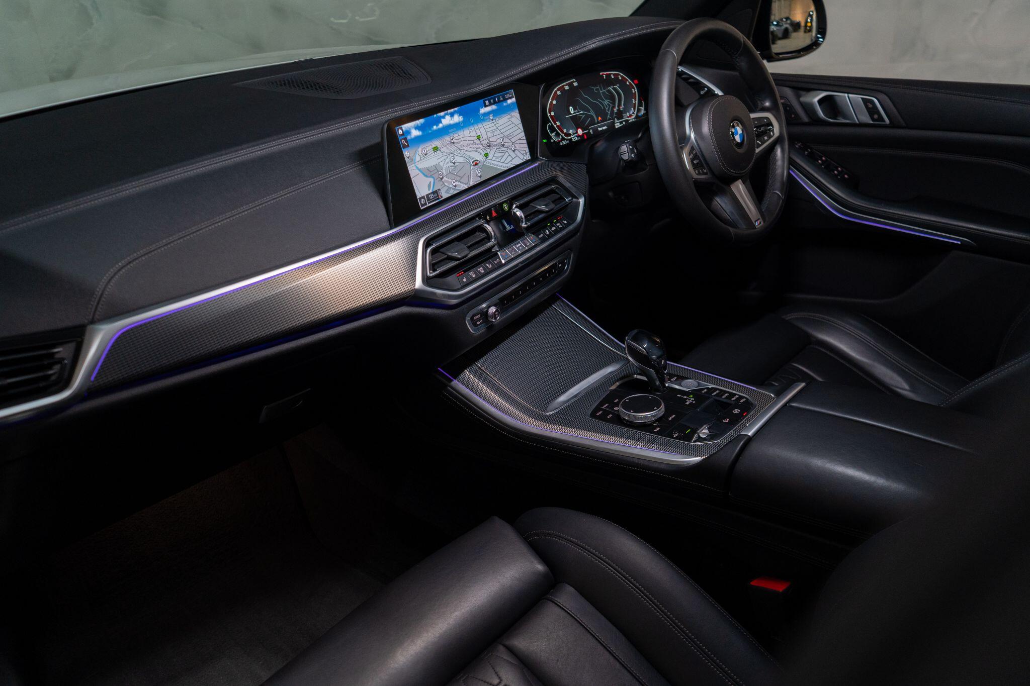 BMW X5 view 12