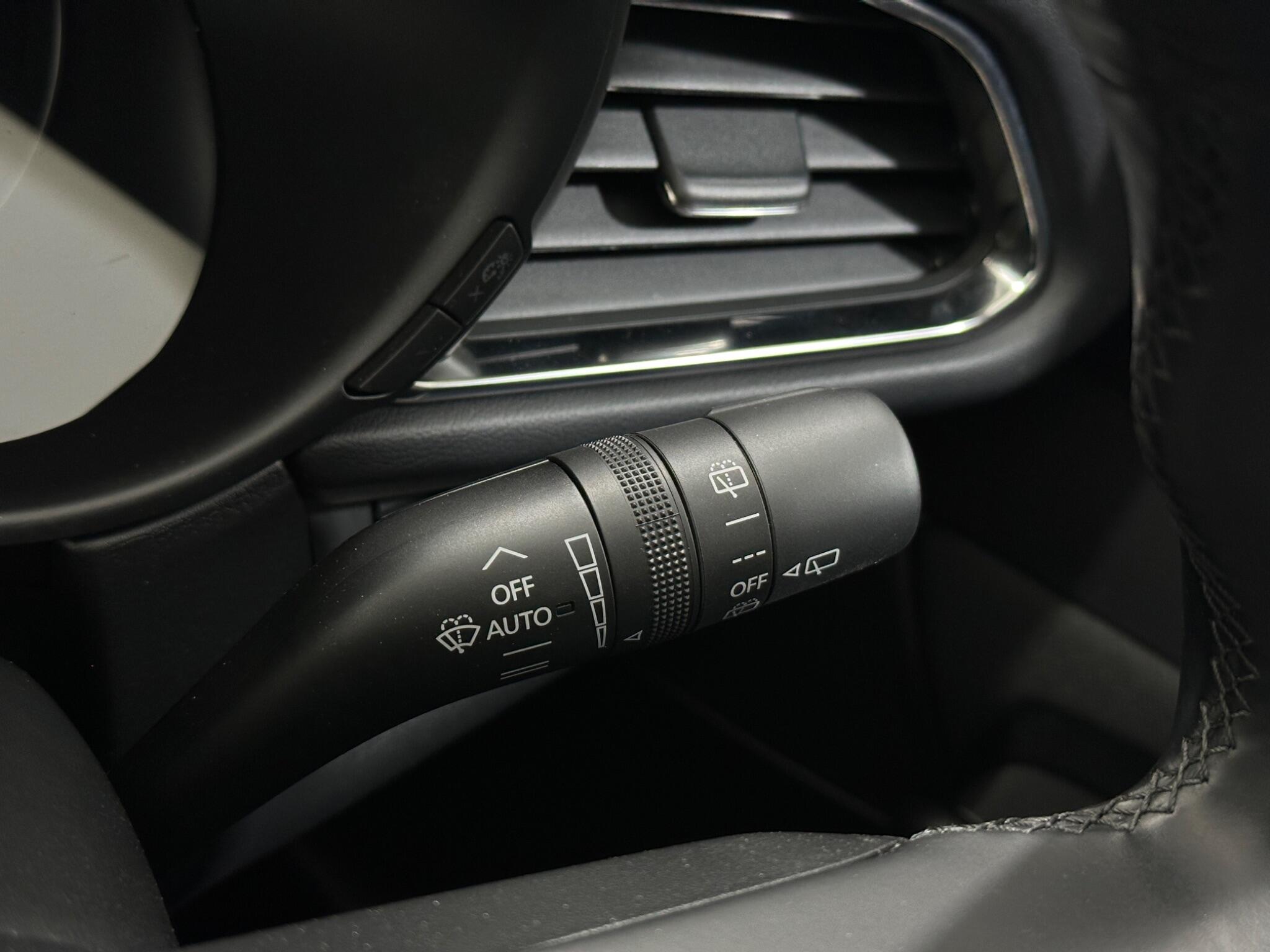 Mazda CX-30 view 17