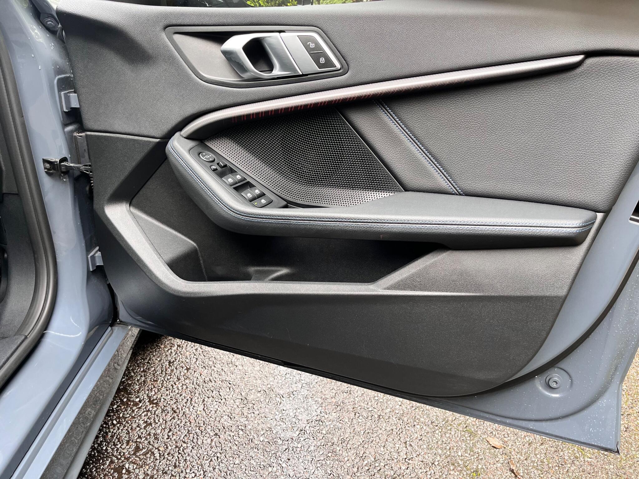 BMW 1 Series view 38