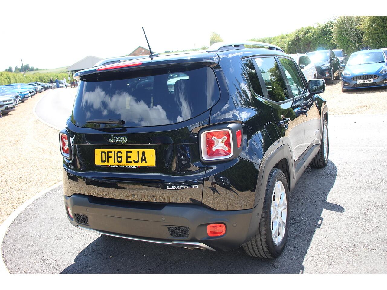 Jeep Renegade view 12