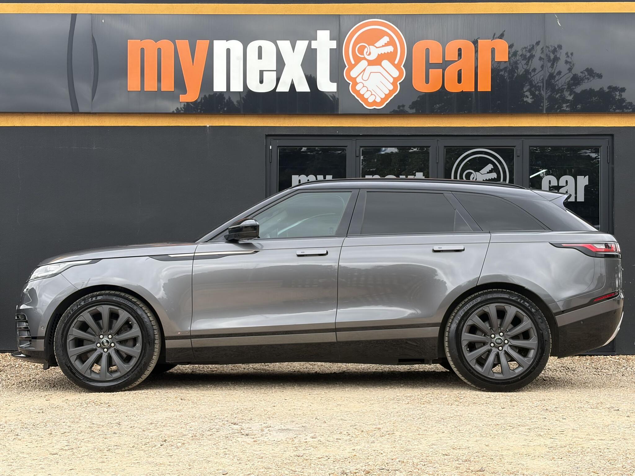 Land Rover Range Rover Velar view 7