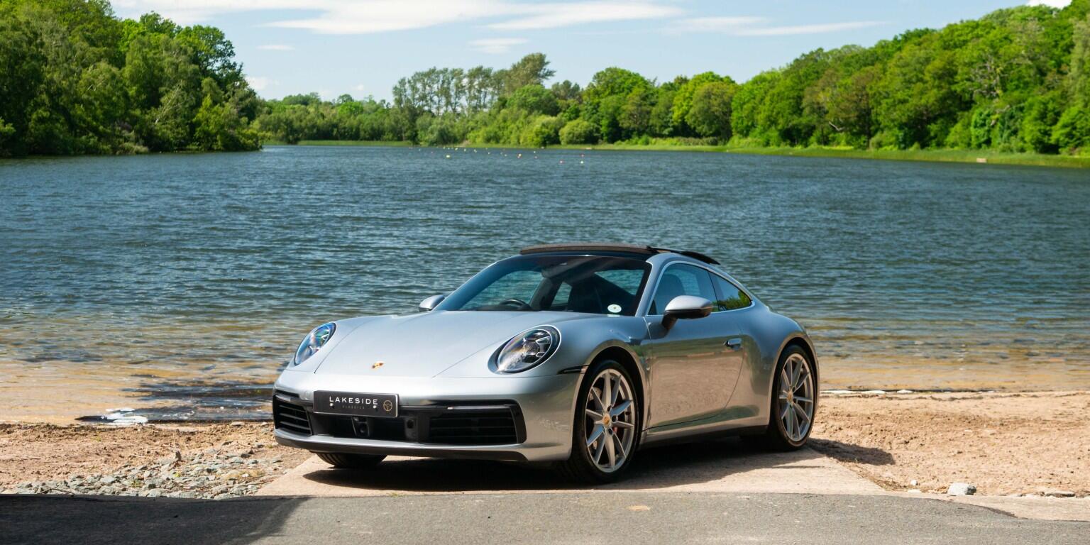 Porsche 911 view 3