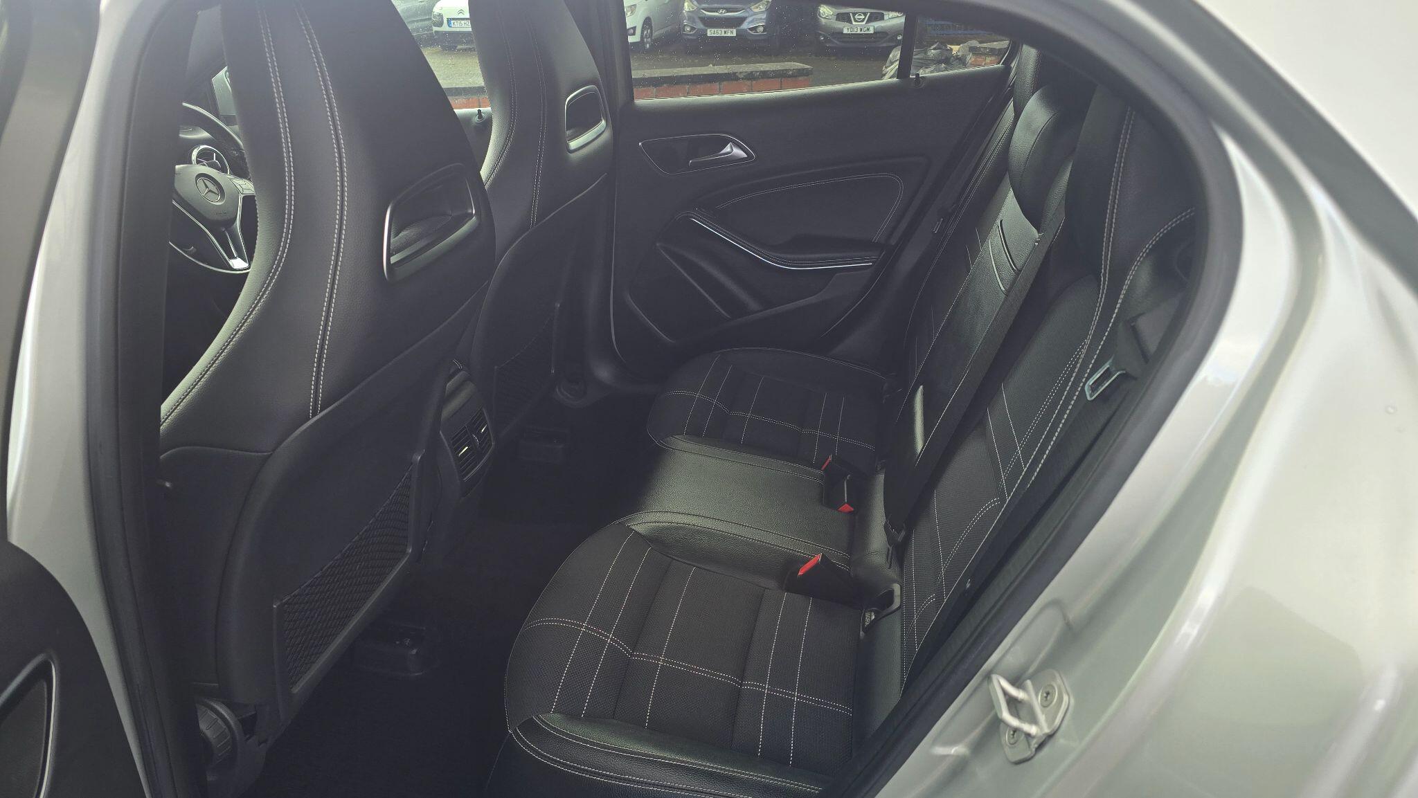 Mercedes-Benz GLA view 15