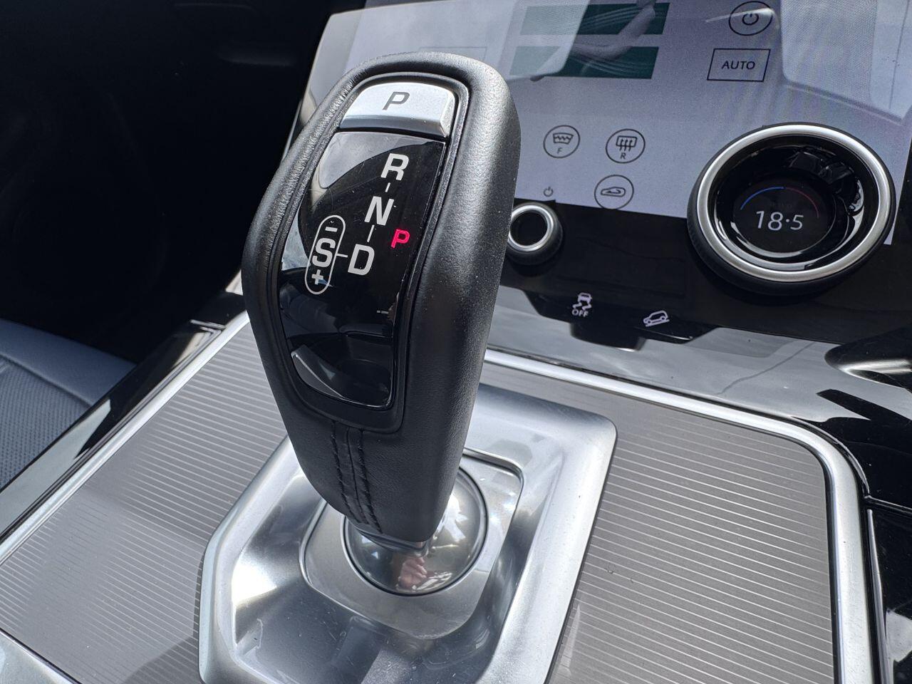 Land Rover Range Rover Evoque view 32
