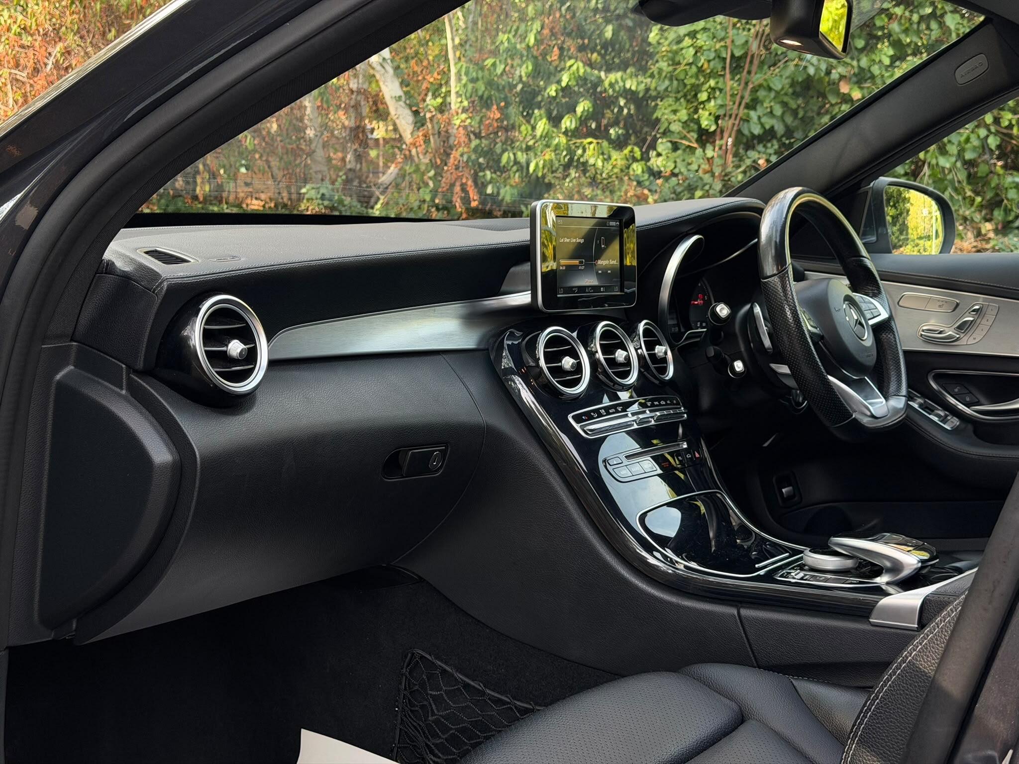 Mercedes-Benz C-Class view 11