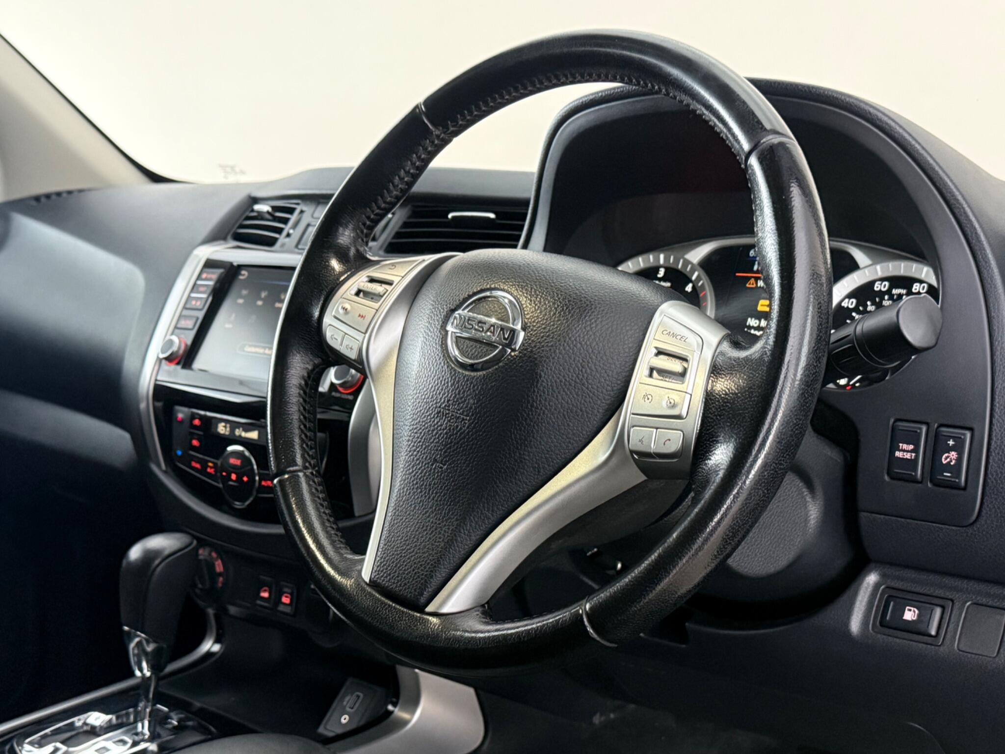 Nissan Navara view 3