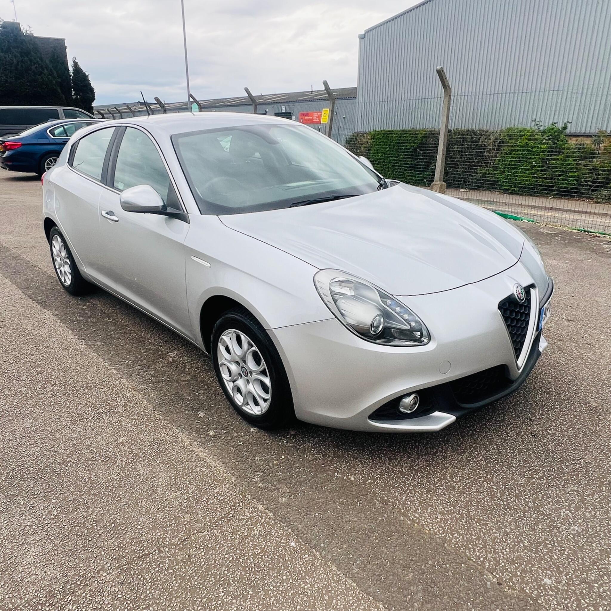 Alfa Romeo Giulietta view 5