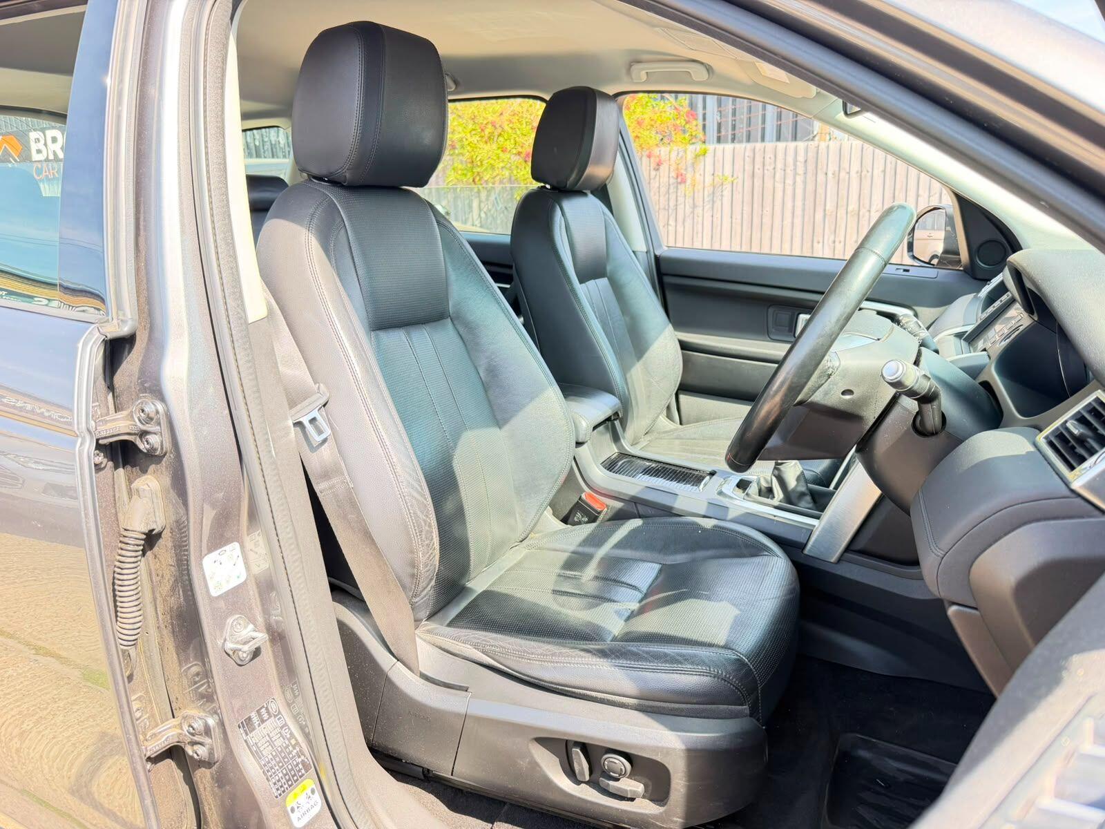 Land Rover Discovery Sport view 10
