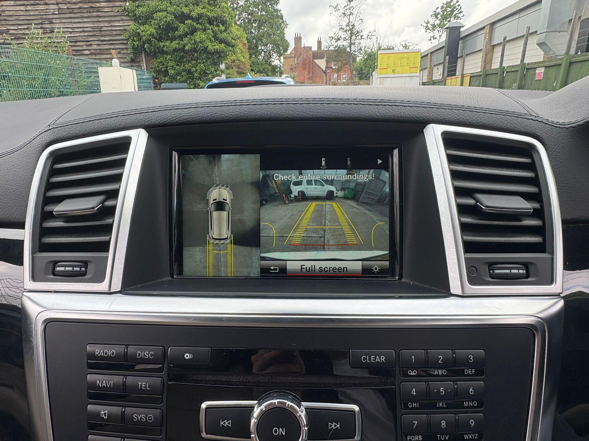 Mercedes-Benz M-Class view 27