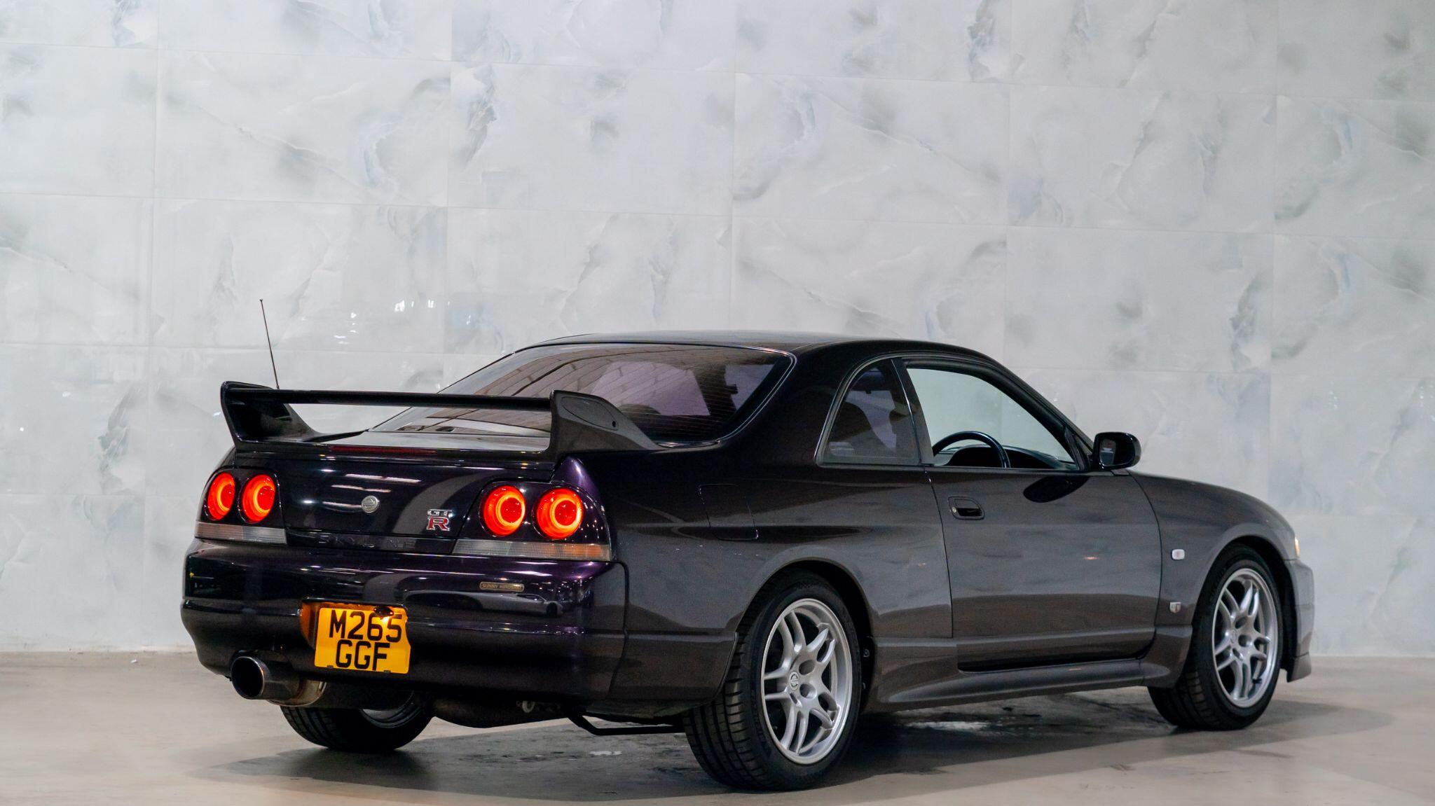 Nissan Skyline view 7
