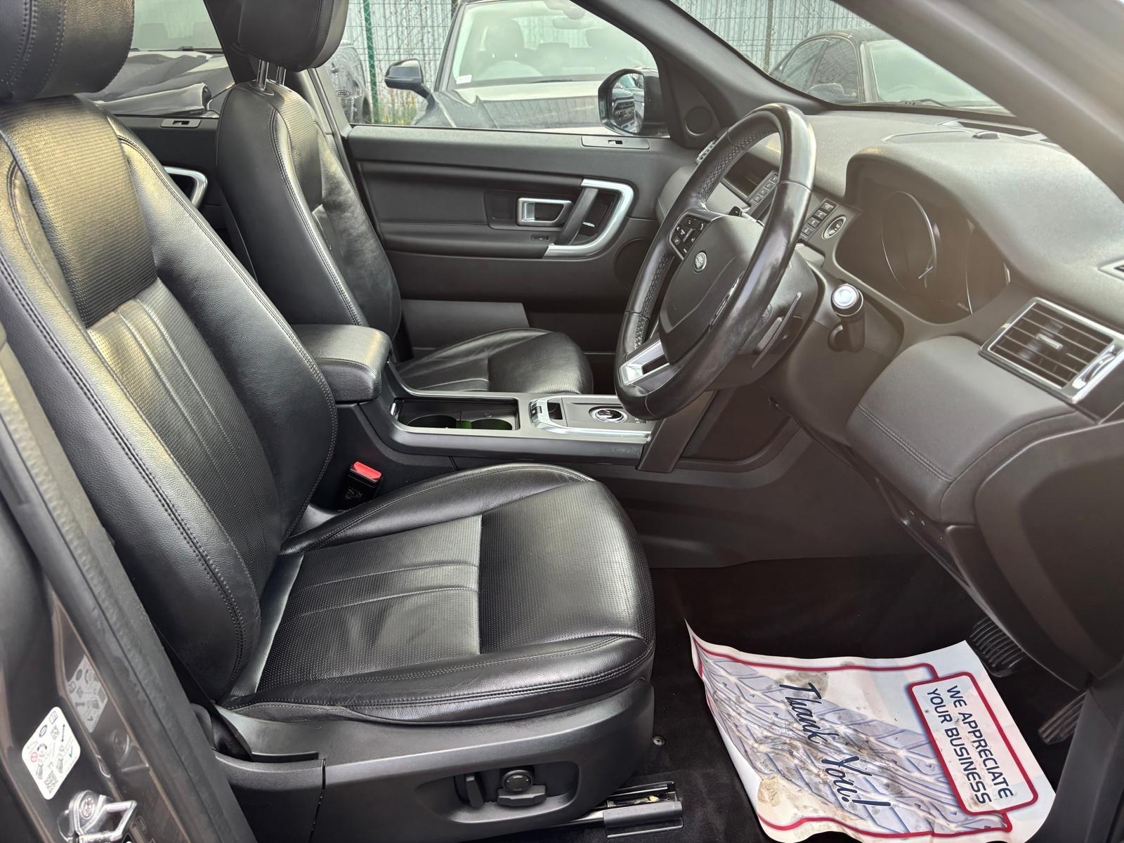 Land Rover Discovery Sport view 15