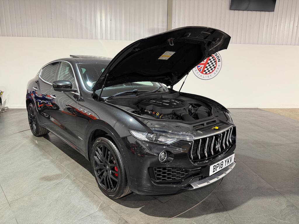 Maserati Levante view 55