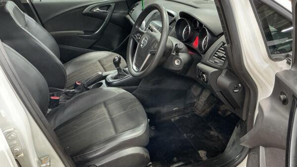 Vauxhall Astra view 9