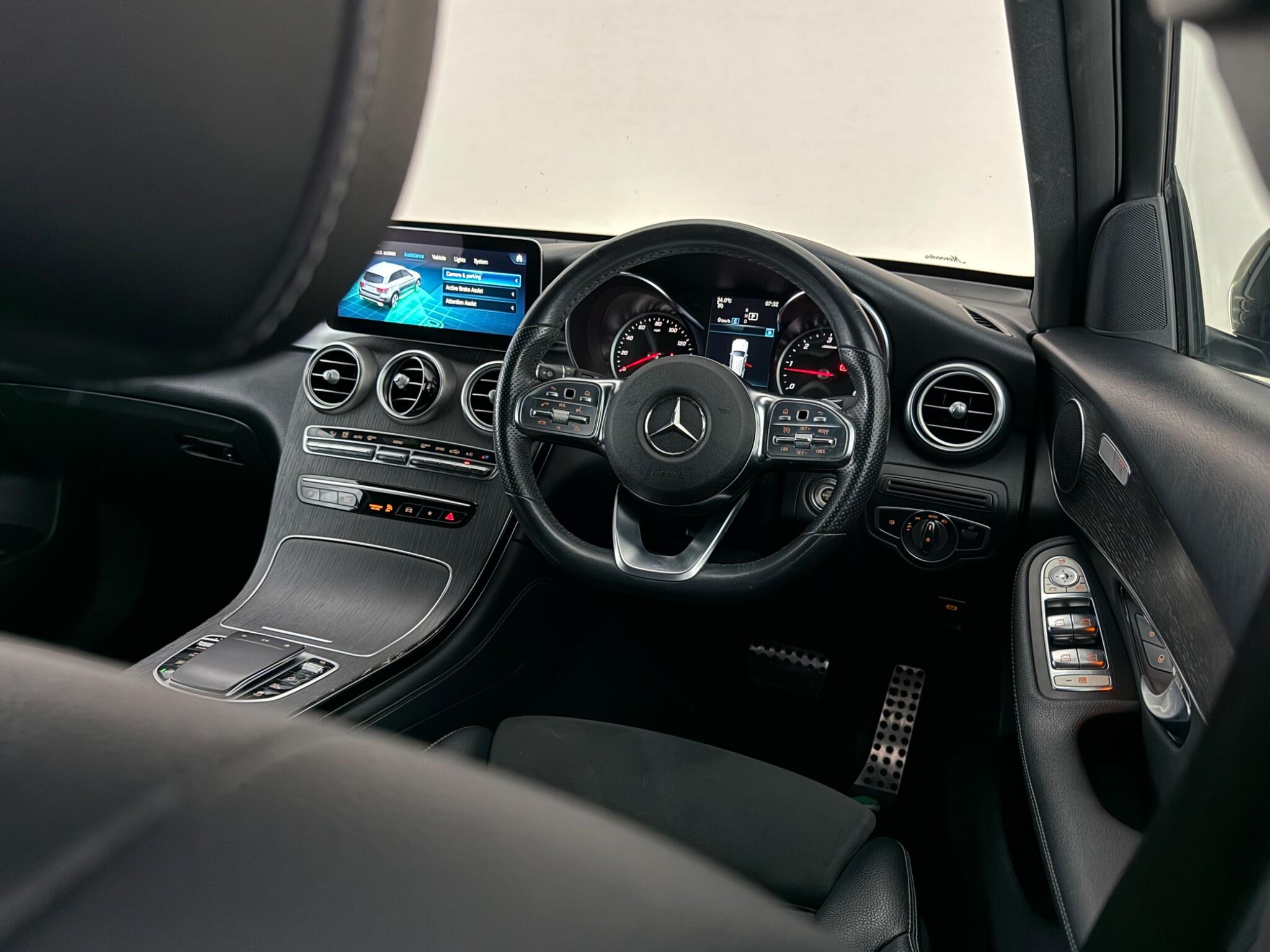 Mercedes-Benz GLC view 14